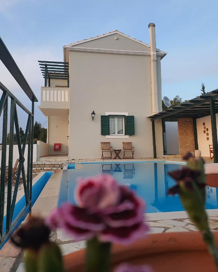 Villa Ioanna Kalamítsi エクステリア 写真