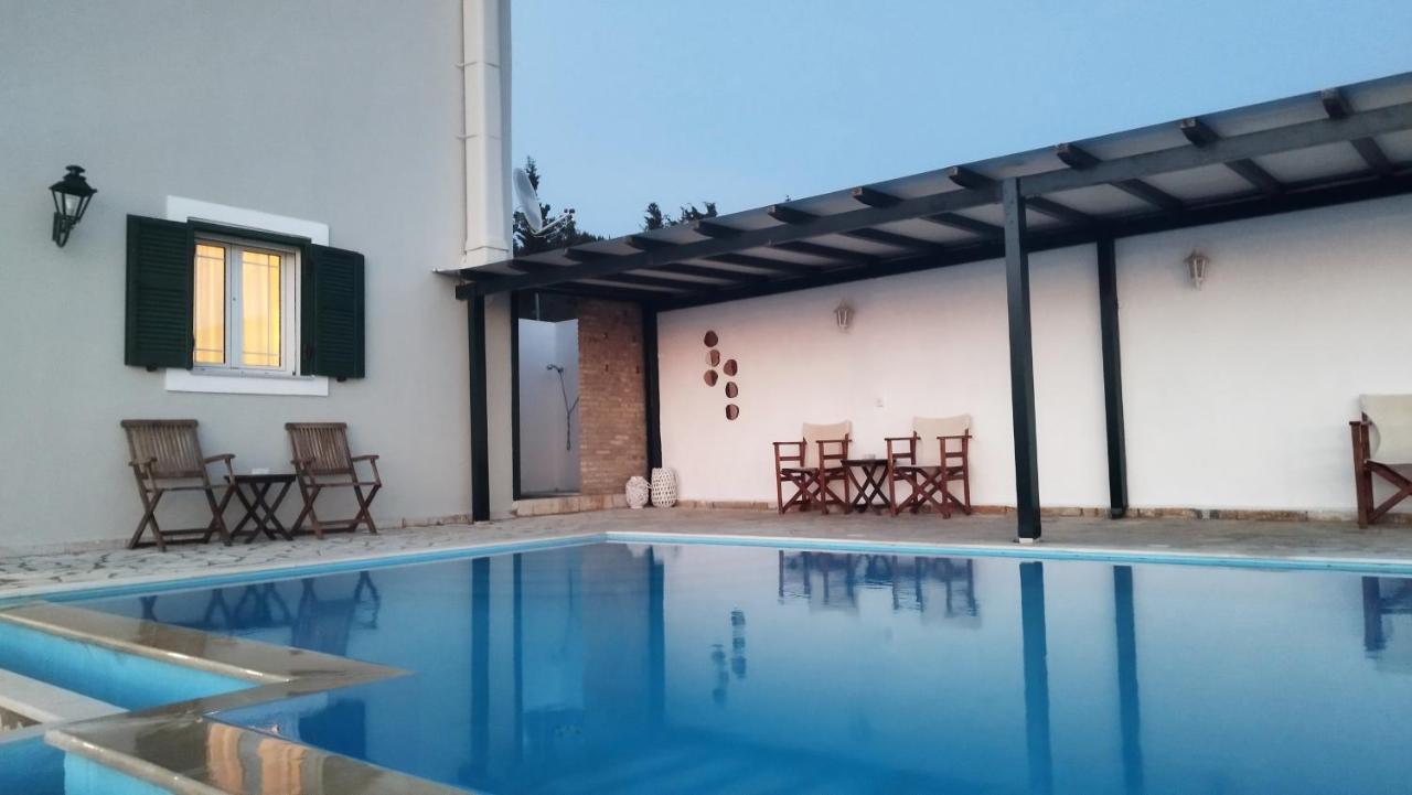 Villa Ioanna Kalamítsi エクステリア 写真